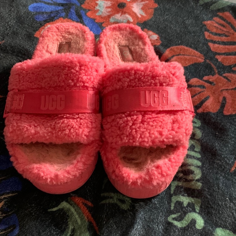 Pink ugg platform slippers/slides